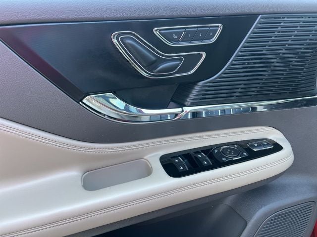 2021 Lincoln Corsair Standard AWD | Pano Roof | BLIS | Premium Pkg