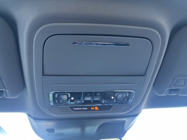 2022 Lincoln Corsair Standard | Elements Pack | Convenience Pack | Pano Moonroof