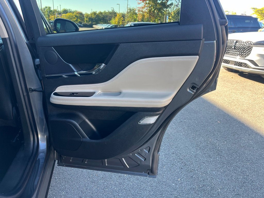 2025 Lincoln Corsair Premiere AWD | BLIS | LKAS | CarPlay/Android
