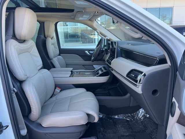 2023 Lincoln Navigator Reserve | Monochromatic Pack | Pano Moonroof | 360 Cam |