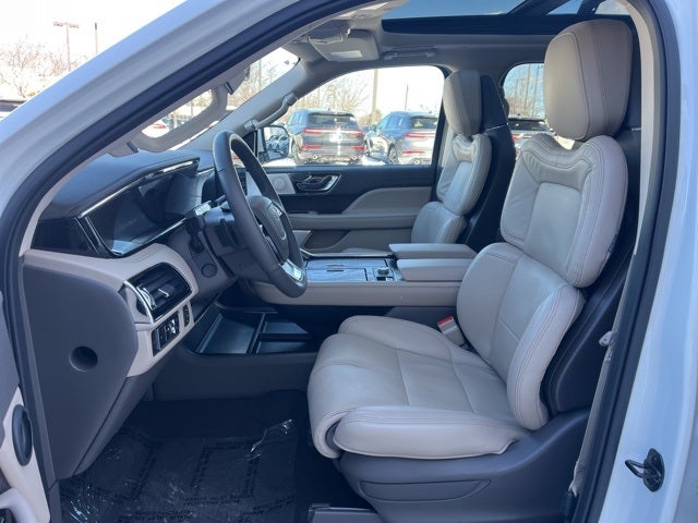 2023 Lincoln Navigator Reserve | Monochromatic Pack | Pano Moonroof | 360 Cam |