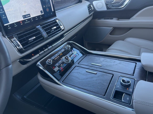 2023 Lincoln Navigator Reserve | Monochromatic Pack | Pano Moonroof | 360 Cam |