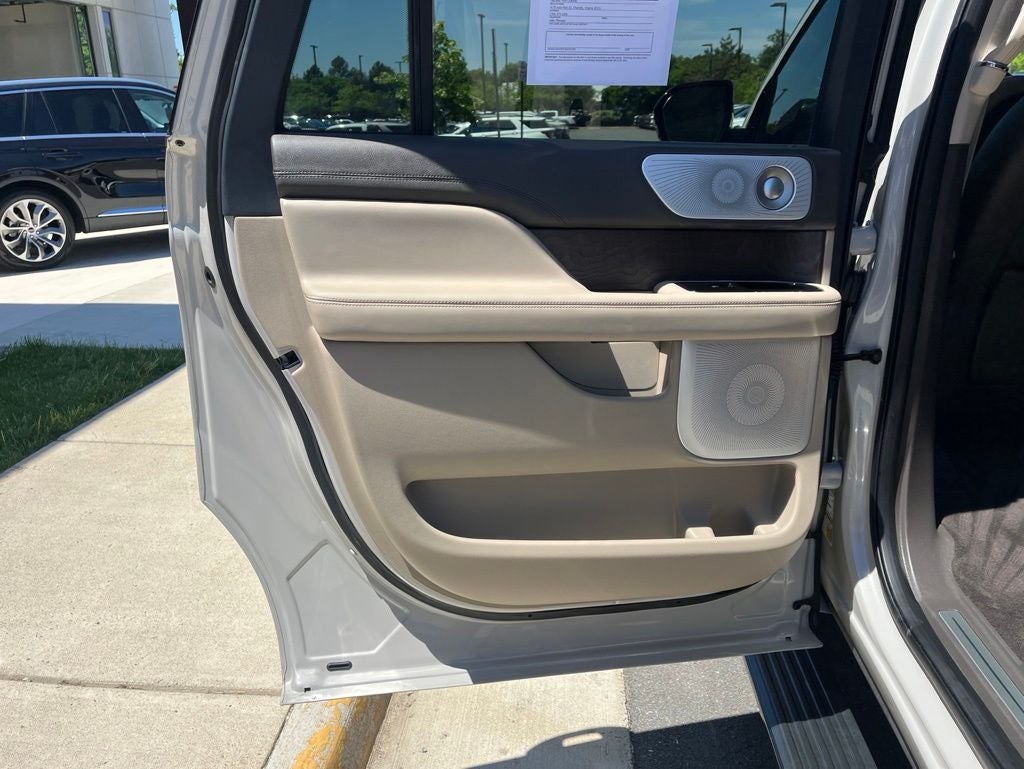2023 Lincoln Navigator L Reserve 4WD | Pano Roof | 360 Cam | HUD | Luxury Pkg
