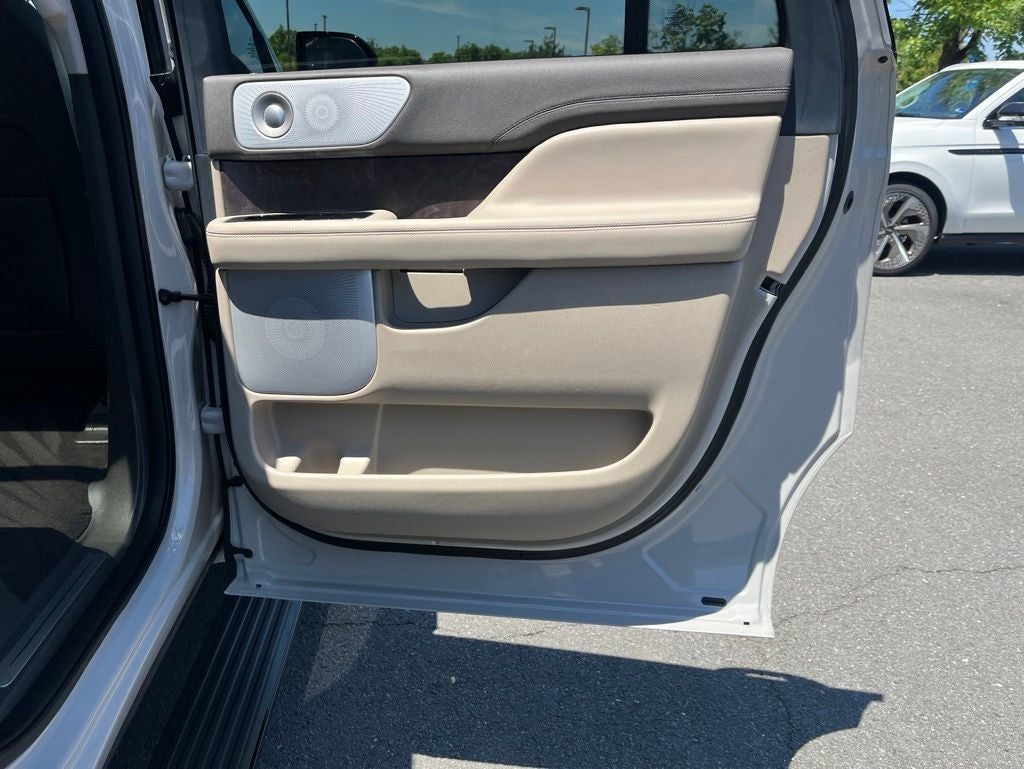 2023 Lincoln Navigator L Reserve 4WD | Pano Roof | 360 Cam | HUD | Luxury Pkg