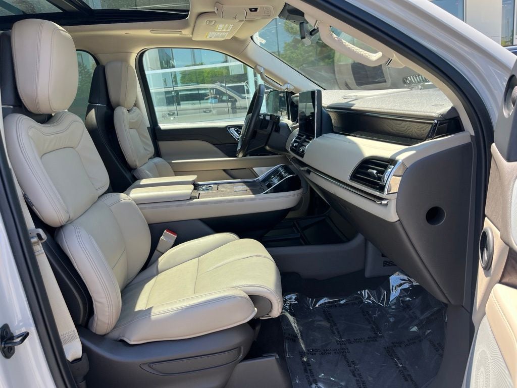 2023 Lincoln Navigator L Reserve 4WD | Pano Roof | 360 Cam | HUD | Luxury Pkg