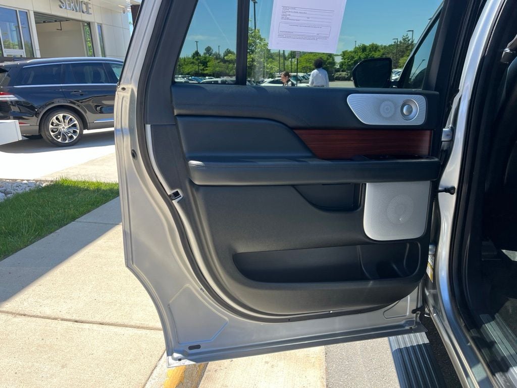 2022 Lincoln Navigator L Reserve | 360 Cam | Adaptive Cruise | HUD | Pano Moonroof