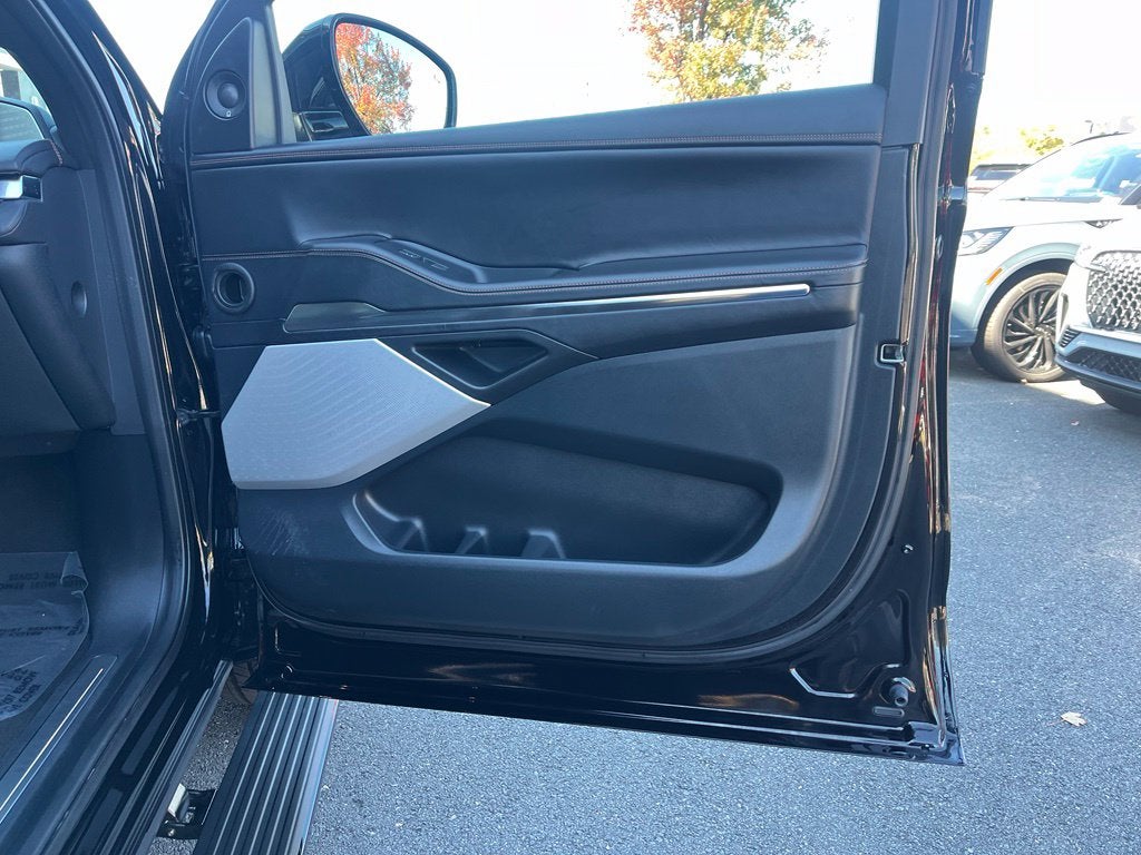 2026 Lincoln Navigator L Black Label AWD | Pano Roof | 360 Cam | Massage Seats