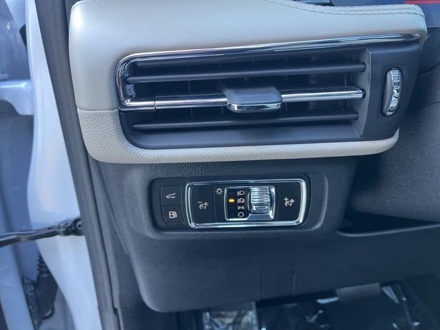 2025 Lincoln Corsair Plug-In Hybrid Grand Touring AWD | Pano Roof | 360 Cam| BLIS