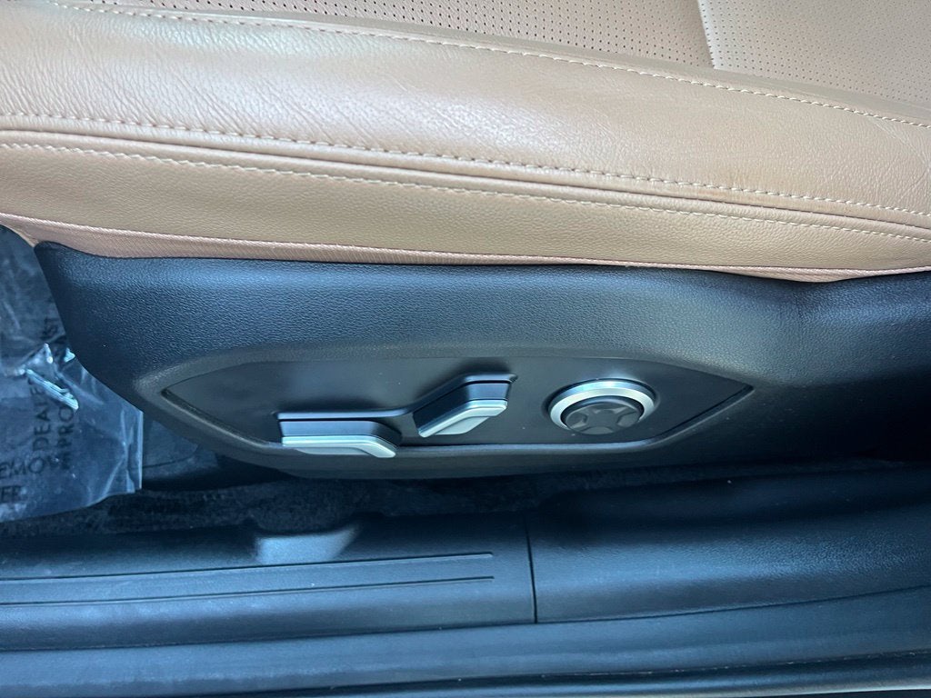 2025 Hyundai Santa Fe Limited AWD | Moonroof | BLIS | Remote Start | LKAS