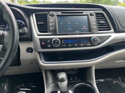 2018 Toyota Highlander XLE AWD | Nav | Sunroof | BLIS | Power Liftgate