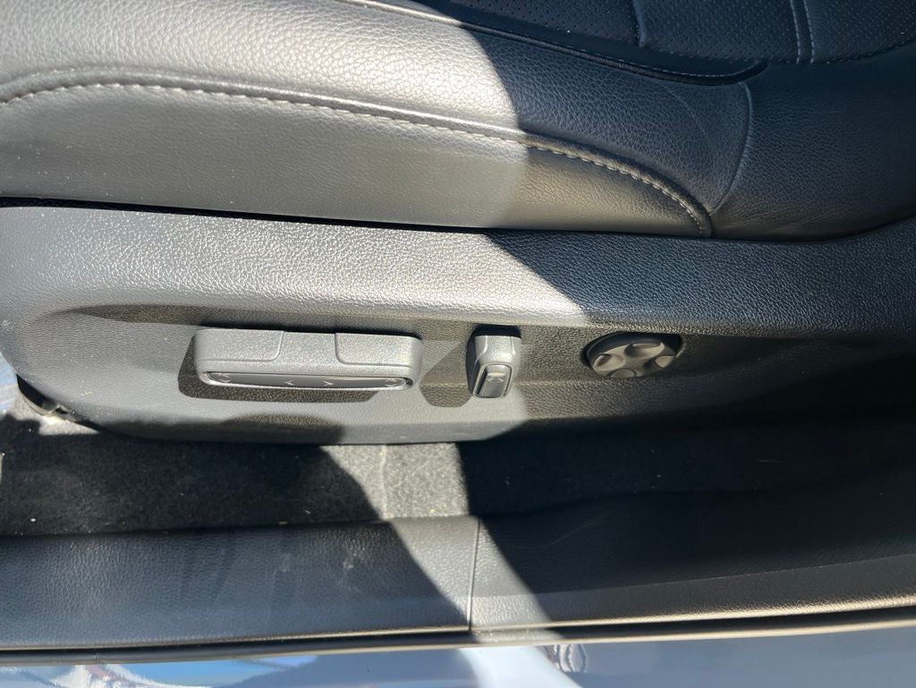 2022 Honda CR-V EX-L 4WD | Moonroof | BLIS | Heated Seats