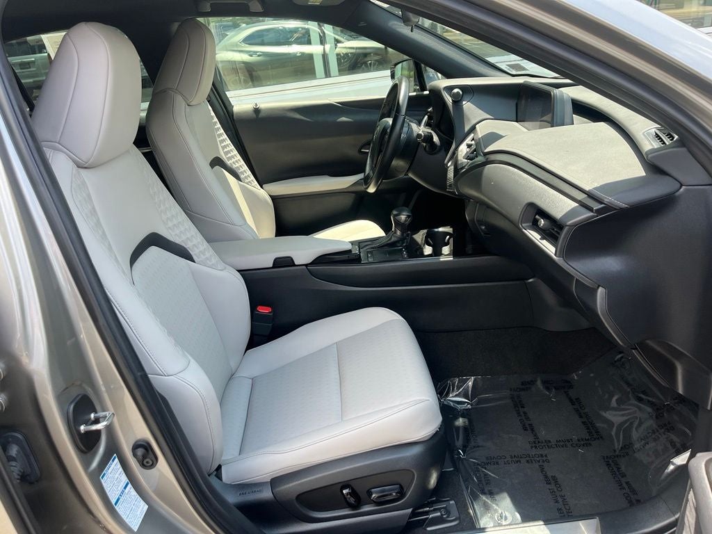2020 Lexus UX 250h Base Hybrid AWD | Moonroof | Blind Spot Alert