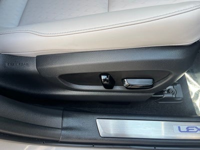 2020 Lexus UX 250h Base Hybrid AWD | Moonroof | Blind Spot Alert
