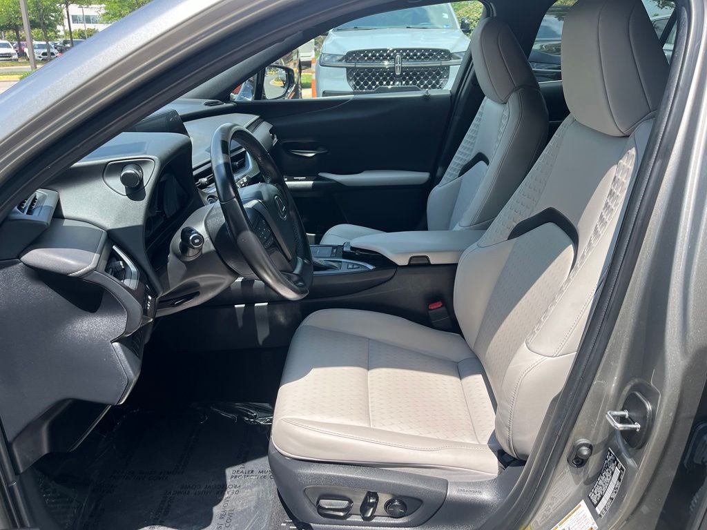 2020 Lexus UX 250h Base Hybrid AWD | Moonroof | Blind Spot Alert
