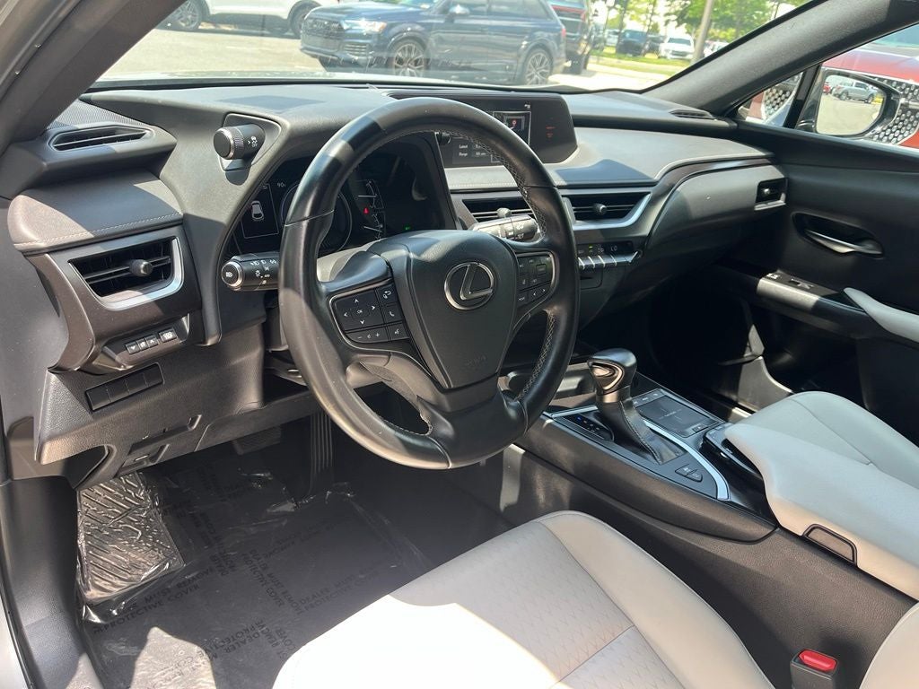 2020 Lexus UX 250h Base Hybrid AWD | Moonroof | Blind Spot Alert