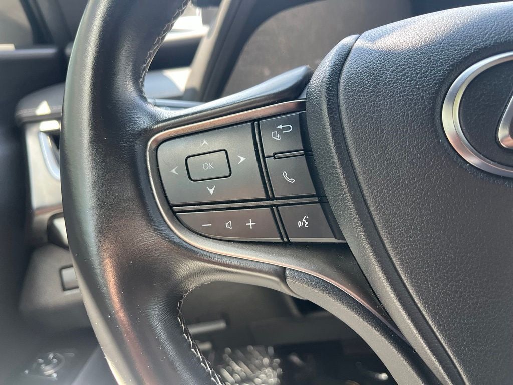 2020 Lexus UX 250h Base Hybrid AWD | Moonroof | Blind Spot Alert