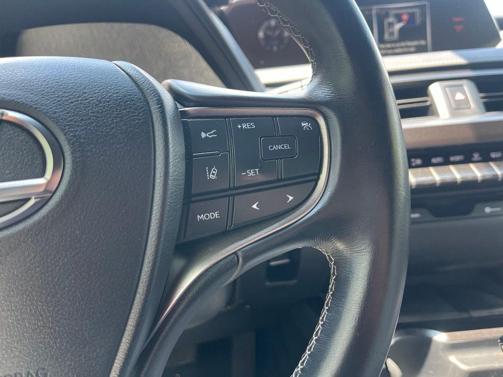 2020 Lexus UX 250h Base Hybrid AWD | Moonroof | Blind Spot Alert