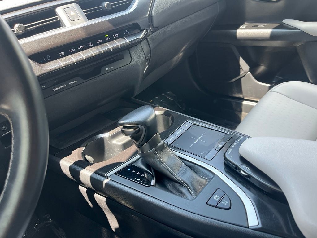 2020 Lexus UX 250h Base Hybrid AWD | Moonroof | Blind Spot Alert