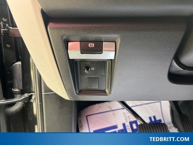 2024 Land Rover Defender 110 SE 500PS 4WD