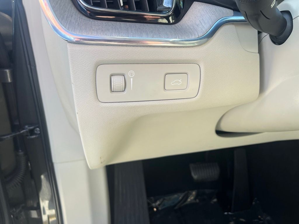 2018 Volvo XC60 T6 Inscription AWD | Pano Roof | 360 Cam | BLIS | Advanced Pkg