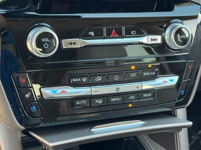 2022 Ford Explorer Platinum | Pano Sunroof | Tow Pkg | 3.0 V6 EcoBoost