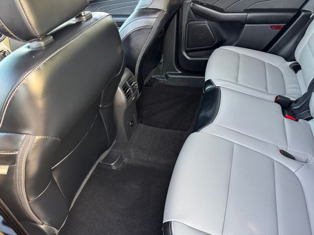 2025 Ford Escape Hybrid Platinum | Heated Seats | Apple CarPlay | Remote Start