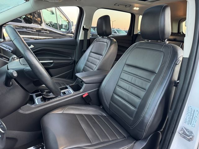 2019 Ford Escape Titanium | 4WD | Pano Roof | Tow Pkg
