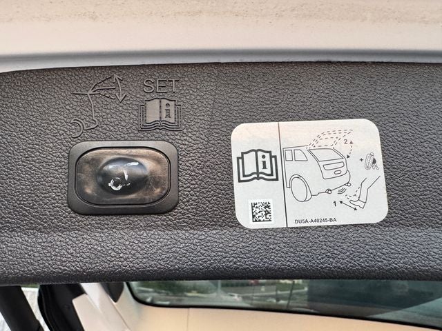 2019 Ford Escape Titanium | 4WD | Pano Roof | Tow Pkg
