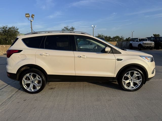 2019 Ford Escape Titanium | 4WD | Pano Roof | Tow Pkg