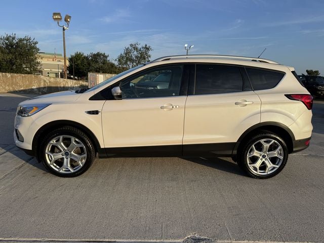 2019 Ford Escape Titanium | 4WD | Pano Roof | Tow Pkg