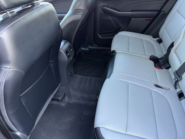 2024 Ford Escape Platinum | Pano Roof | Class II Tow Pkg. | AWD