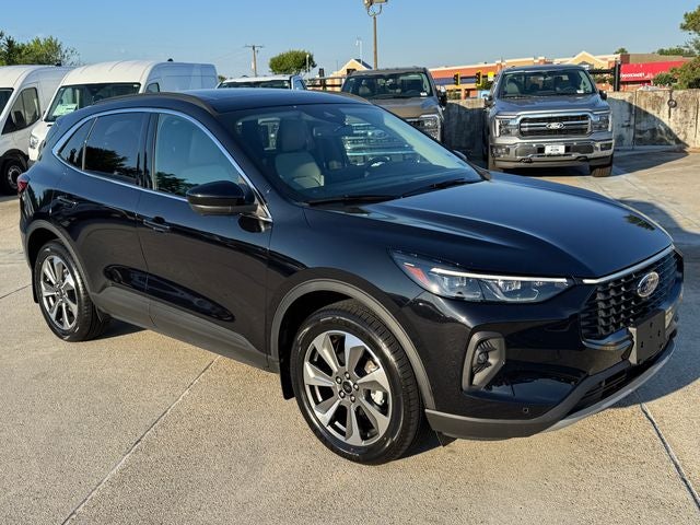 2024 Ford Escape Platinum | Pano Roof | Class II Tow Pkg. | AWD