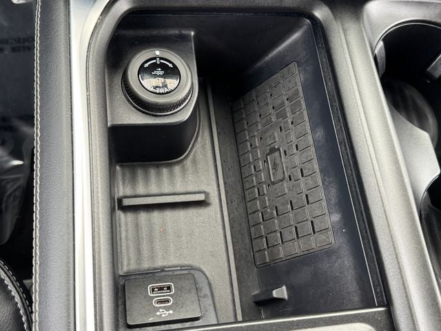 2025 Ford Expedition Max Platinum | 2nd Row Bench
