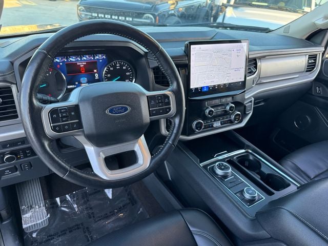 2023 Ford Expedition XLT | Pano Roof