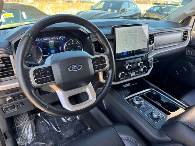 2022 Ford Expedition XLT | HD Tow Pkg. | Pano Roof | Wirelss CarPlay | 4WD