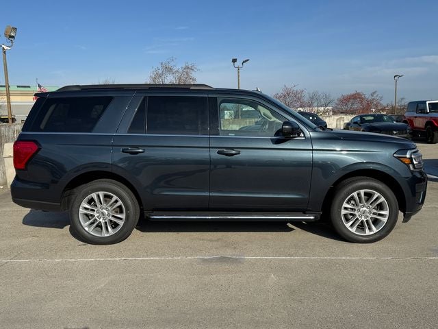 2022 Ford Expedition XLT | HD Tow Pkg. | Pano Roof | Wirelss CarPlay | 4WD