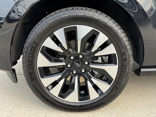 2025 Ford Expedition Platinum | Clean One Owner Carfax | Drivers Package | 4WD
