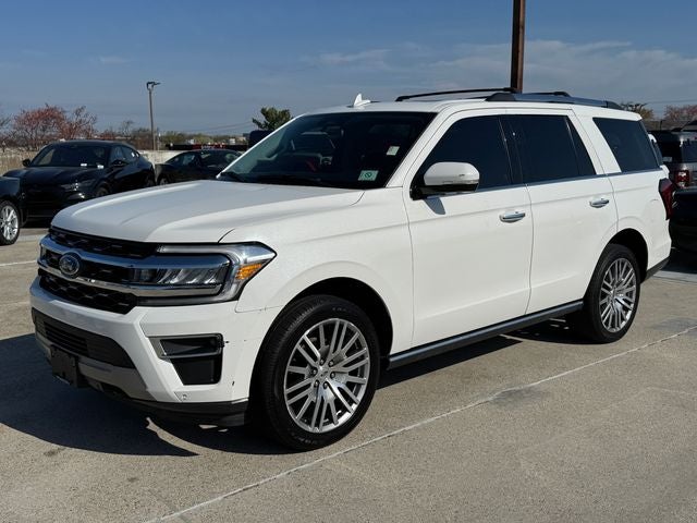 2022 Ford Expedition Limited | Moonroof | 2nd Row Bench | 15.5" Screen