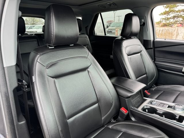 2023 Ford Explorer XLT | Pano Sunroof | 4WD | Tech Pkg