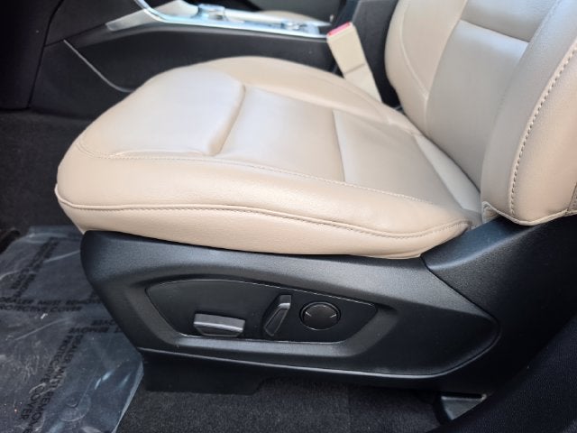 2024 Ford Explorer XLT | Pano Roof | Remote Start | 4WD