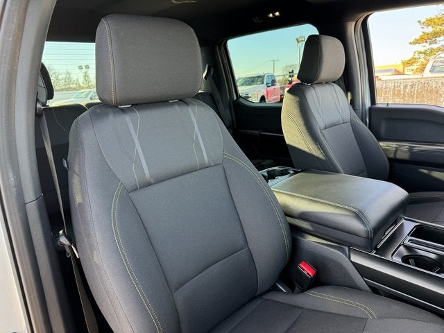 2025 Ford F-150 STX | Wireless CarPlay | Rear Camera | 4WD