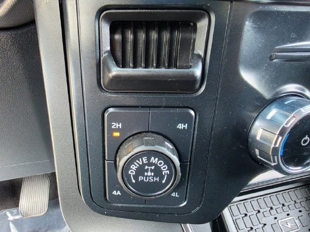2024 Ford F-150 Lariat Hybrid | Pano Roof | Black Out Pkg