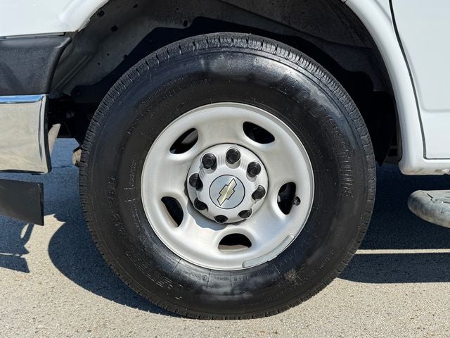 2024 Chevrolet Express 2500 Work Van Cargo