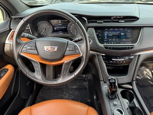 2022 Cadillac XT5 Premium Luxury