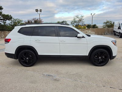 2022 Volkswagen Atlas 3.6L V6 SE w/Technology | Pano Roof | One Owner