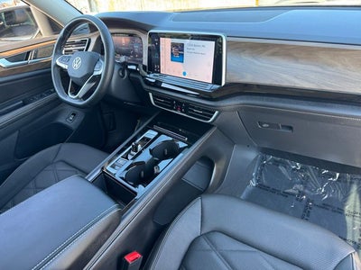 2025 Volkswagen Atlas 2.0T SE w/Technology