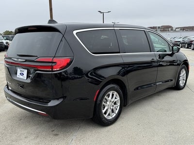 2024 Chrysler Pacifica Touring L | Apple CarPlay | Rear View Camera