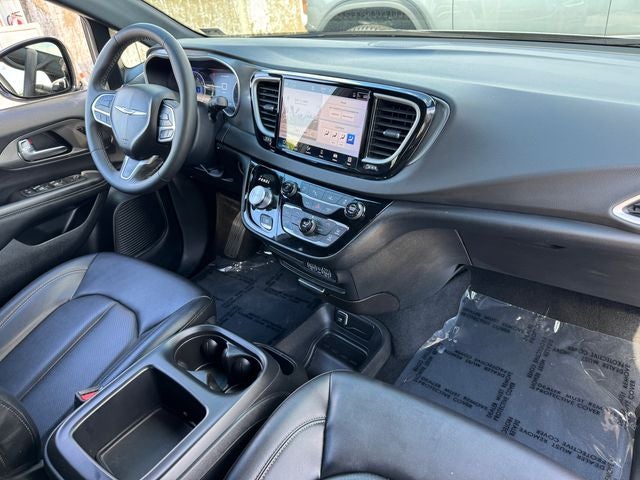 2025 Chrysler Pacifica Select | Adaptive Cruise Control | Apple CarPlay