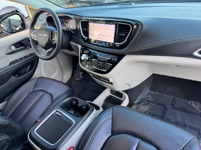 2024 Chrysler Pacifica Hybrid Select | 2nd Row Buckets | 3rd Row Stow and Go