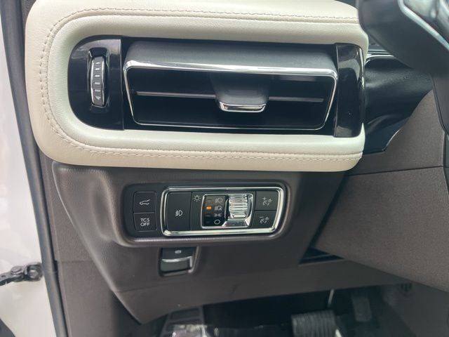 2022 Lincoln Nautilus Black Label